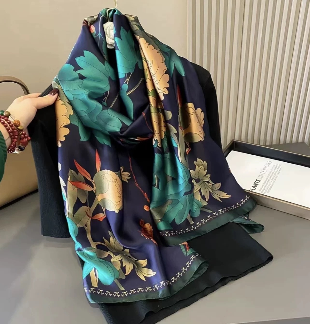 xyueanlo CC-028 Color Canvas Scarf - View 1